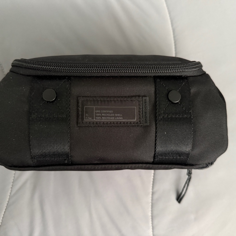 Dagne Dover SEOUL DOPP KIT in onyx, small toiletries